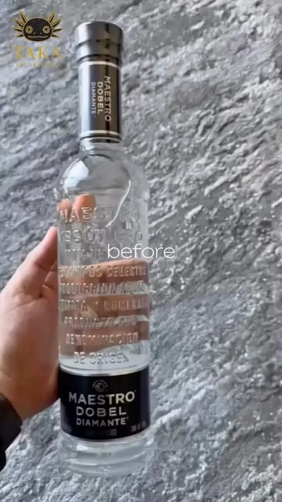 Botella de tequila intervenida